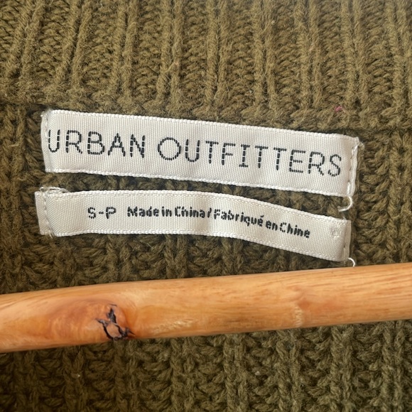 Urban outfitters olive green knit sweater - Picture 2 of 5